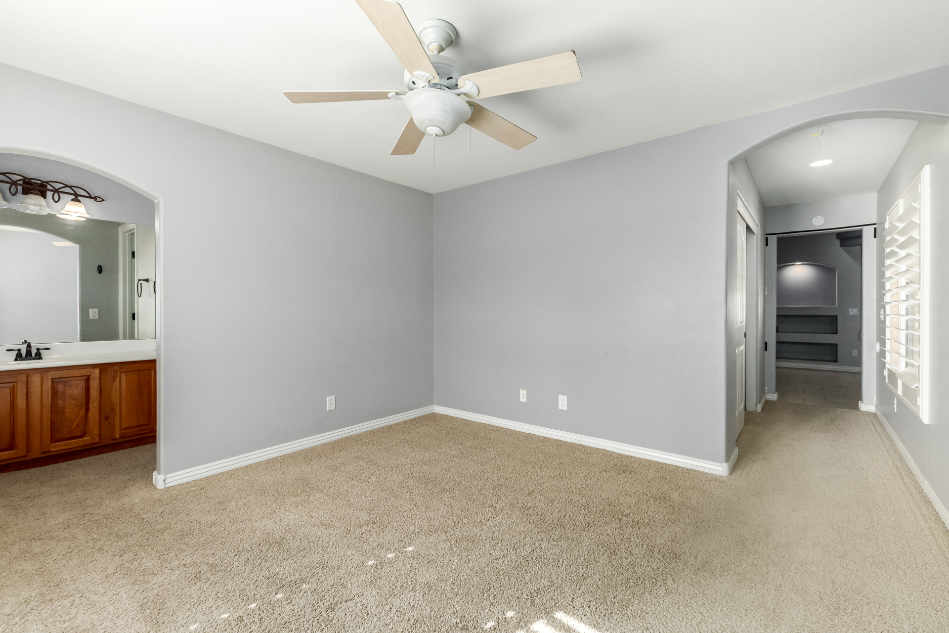 13616 W READE AVE Litchfield Park, AZ 85340
