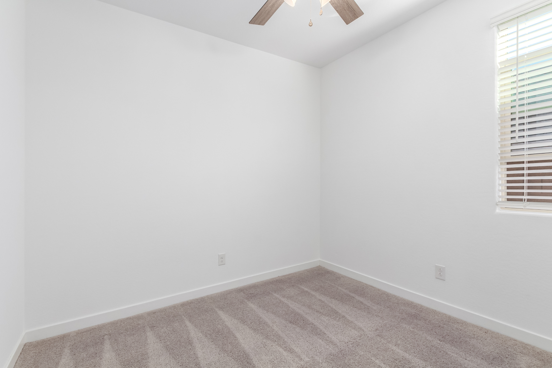 9239 W SELLS DR Phoenix, az 85037