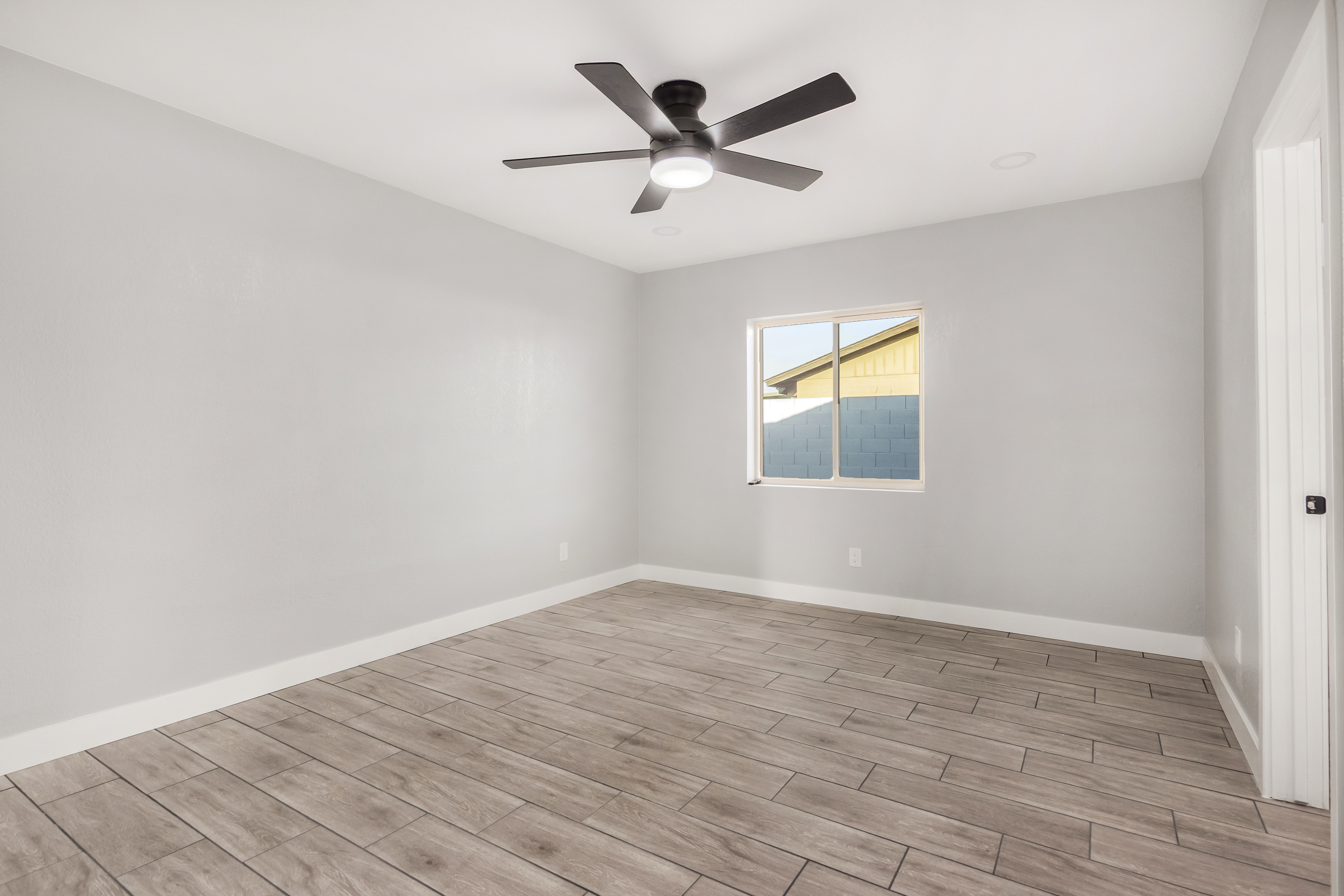9450 West Mission Lane Media Preview