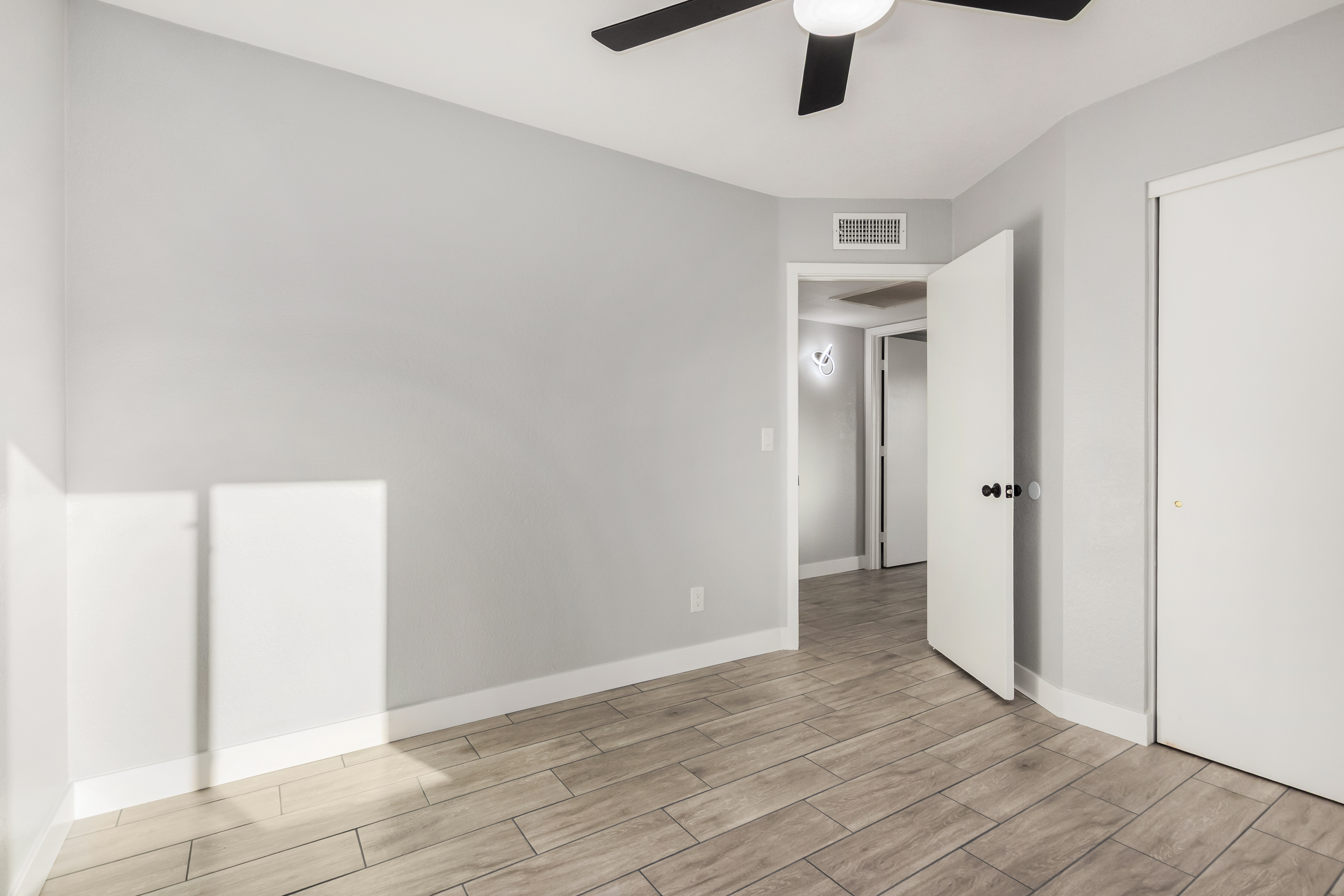9450 West Mission Lane Media Preview